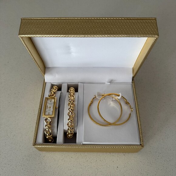 Share Vintage NOS Gruen Gold-Tone Watch, Earrings, & Bracelet Gift Set. Never wo - Picture 1 of 16